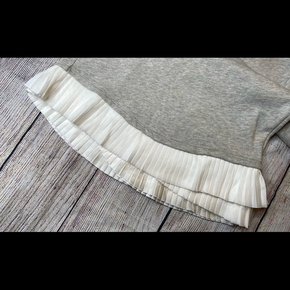 𝅺J. Crew Ruffle-Hem Sweatshirt Size Small - Picture 5 of 10